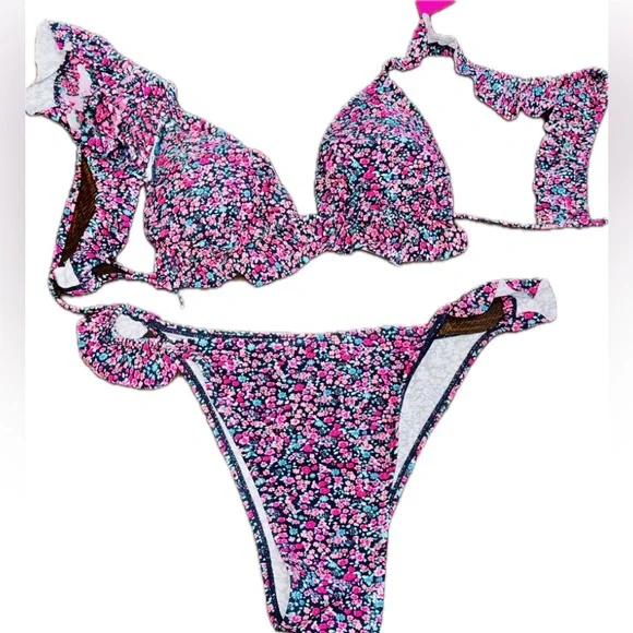 Summer Swimsuits BUNDLE of 4 (Size L, XL)… - Picture 4 of 15